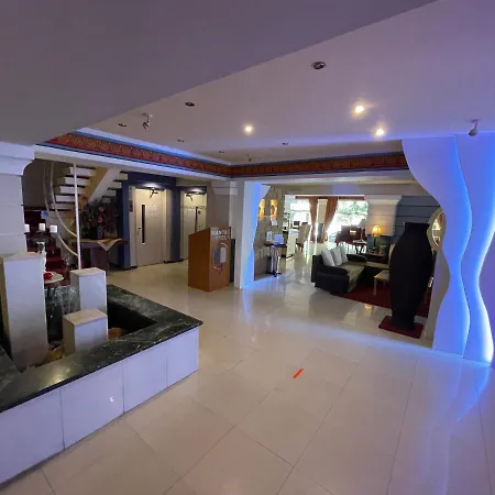 Mantas Hotel 4*
