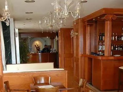 Mantas Hotel 4*