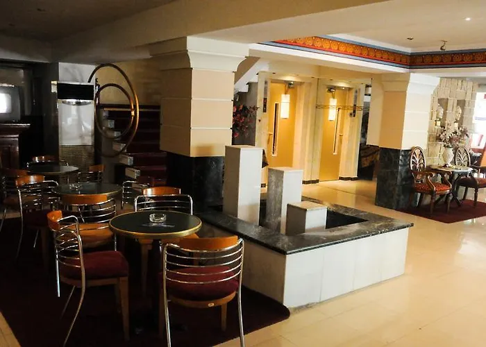 Mantas Káto Loutrákion