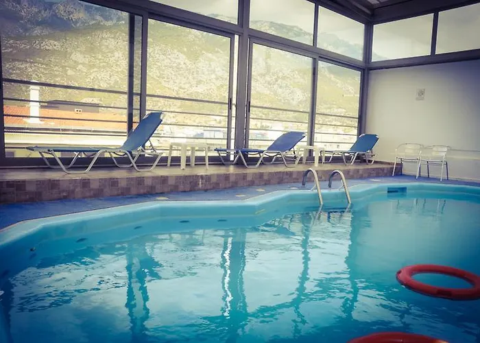 Mantas Káto Loutrákion